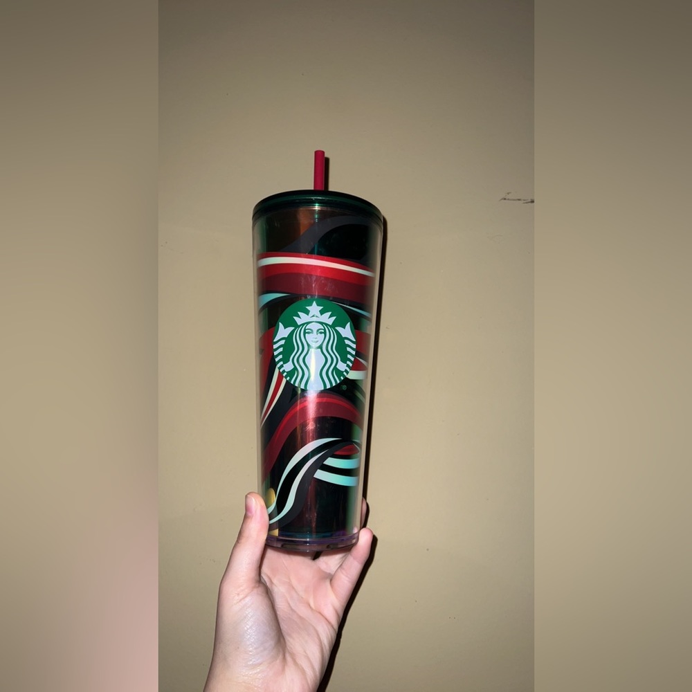 Starbucks Holiday 2021 Limited Edition Swirl 24oz Tumbler with Red Straw